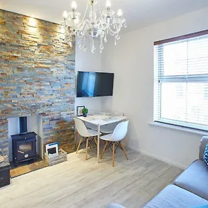 Host & - Pearl Saltburn-by-the-Sea